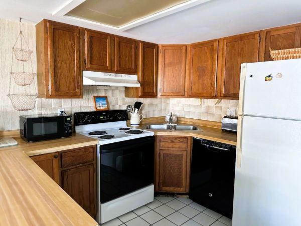 Holmes Beach Vacation Rental Anna Maria Island Condo with Pool