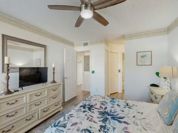 Anna Maria Island Vacation Rental Holmes Beach - Dog Friendly Condo with Heated Pool
