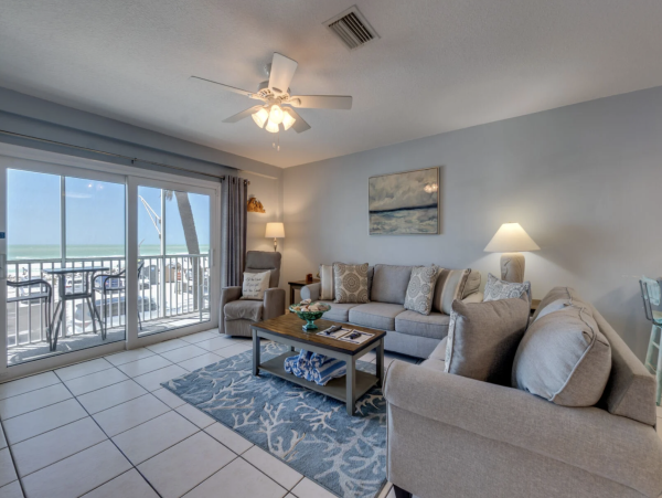Bradenton Beach Accommodation Across Street from the Gulf