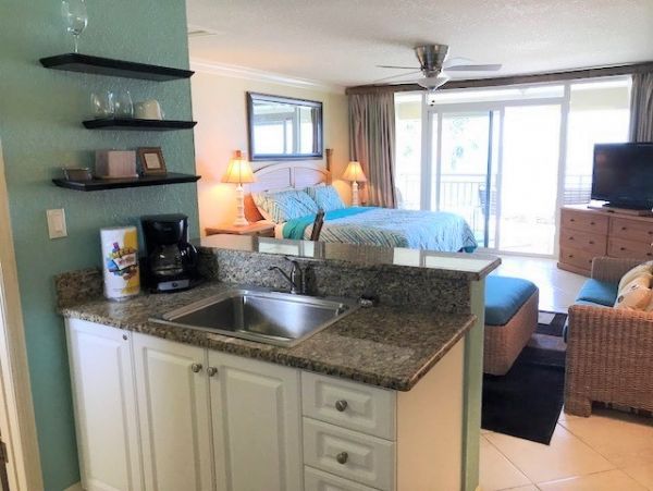 Gulffront Vacation Condo in Bradenton Beach Sleeps 4