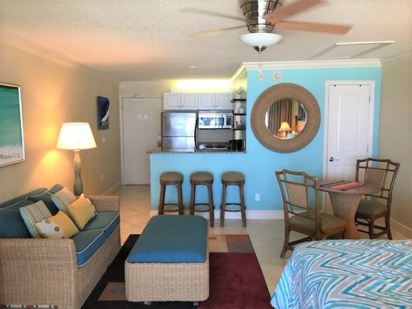 Gulffront Vacation Condo in Bradenton Beach Sleeps 4