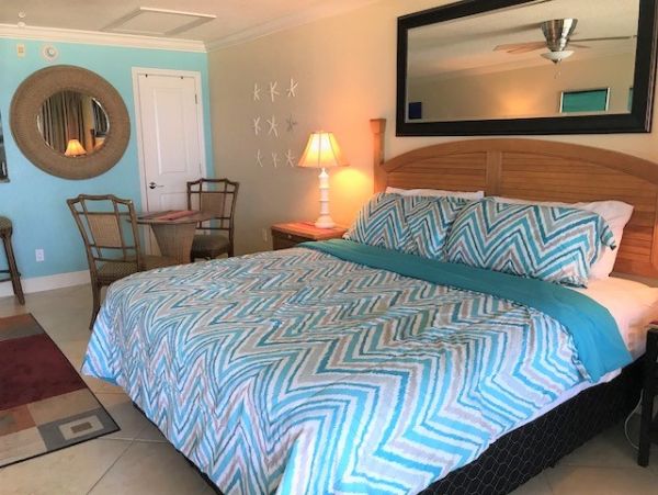 Gulffront Vacation Condo in Bradenton Beach Sleeps 4