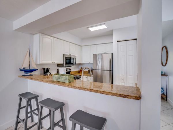 Anna Maria Island Beachfront Vacation Rental - Gulf Coast Condo with Pool