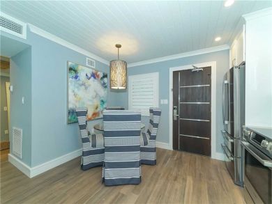 Holmes Beach 1 Bedroom Condo On Beach Sleeps 5 Guests