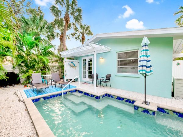Charming Beach Retreat on Sunny Holmes Beach