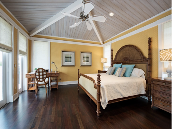 Platinum Four Bedroom Home One Block to the Beach in Naples
