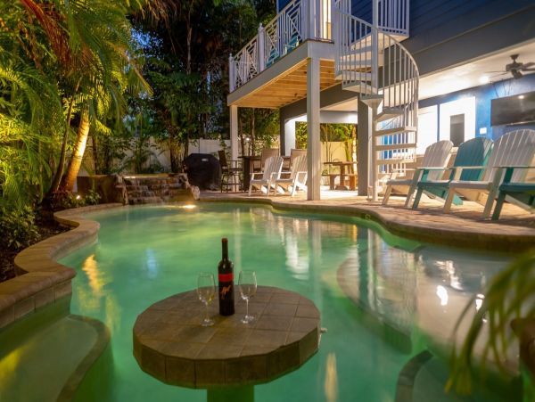 Luxury Holmes Beach Six Bedroom Vacation Homes Sleeps 12