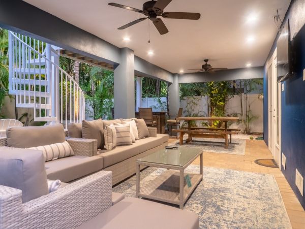 Luxury Holmes Beach Six Bedroom Vacation Homes Sleeps 12