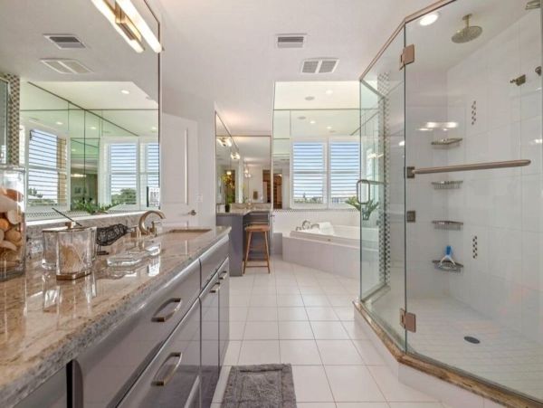 Luxury Canal Front Home Near Anna Maria Beaches - Four Bedroom Pool & Water Views