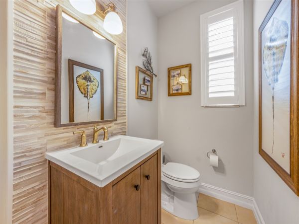 Luxury Canal Front Home Near Anna Maria Beaches - Four Bedroom Pool & Water Views