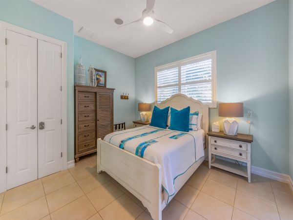 Luxury Canal Front Home Near Anna Maria Beaches - Four Bedroom Pool & Water Views