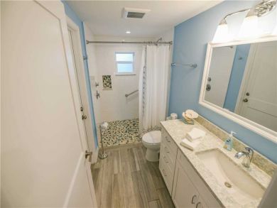 Stunning 3 Bedroom Home Private Pool, Spa, Boat Dock, B.Ball