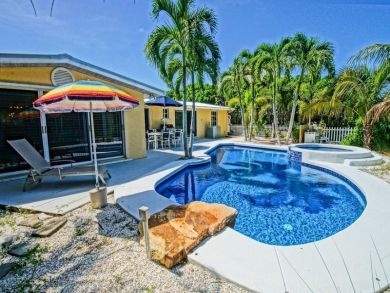 Stunning 3 Bedroom Home Private Pool, Spa, Boat Dock, B.Ball