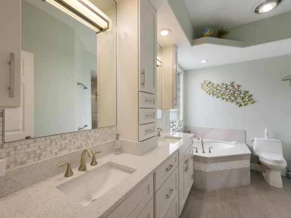 Four Bedroom Island Home Steps from Sugar White Sandy Beach