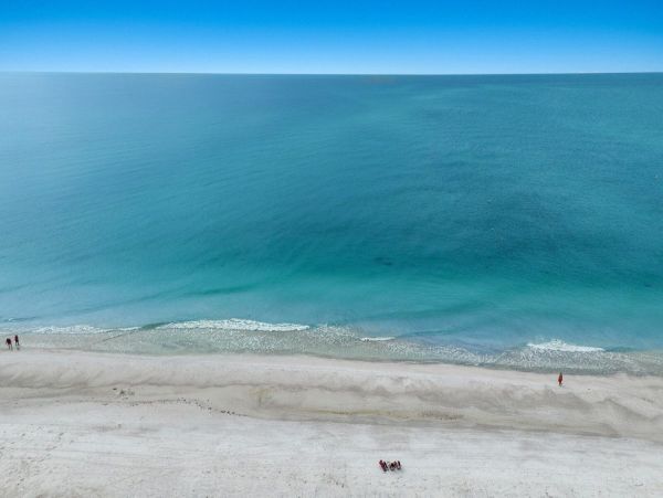 Four Bedroom Island Home Steps from Sugar White Sandy Beach