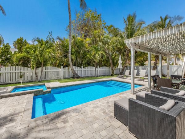 Anna Maria Vacation Home Sleeps Six Guests Private Pool