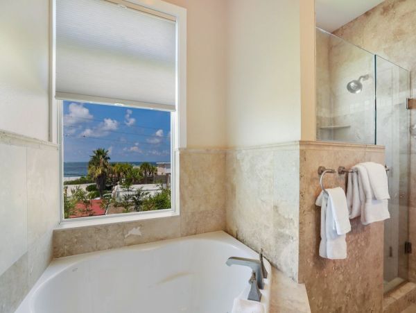 Gulf & Bay View Three Bedroom Rental Home in Bradenton Beach
