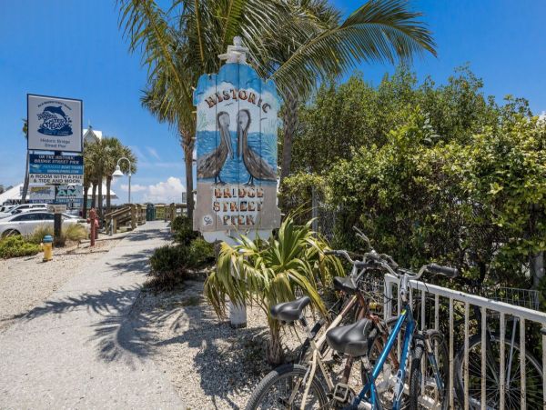 Gulf & Bay View Three Bedroom Rental Home in Bradenton Beach