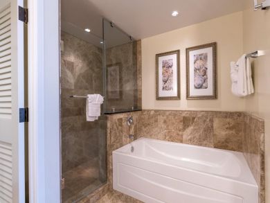Luxury Three Bedroom Beach Condo Sleeps 8 Communal Pool