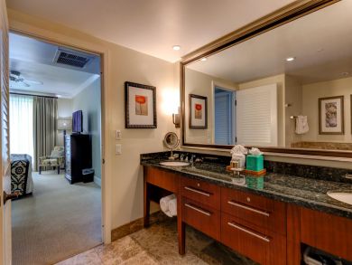 Luxury Three Bedroom Beach Condo Sleeps 8 Communal Pool