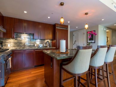 Luxury Three Bedroom Beach Condo Sleeps 8 Communal Pool