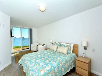 Holmes Beach Luxury Vacation Rental Condo Three Bedrooms