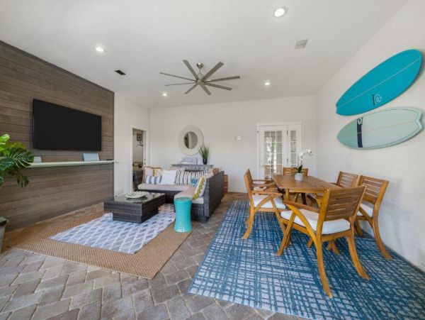 Anna Maria 4 Bedroom Vacation Home Canal View and Pool