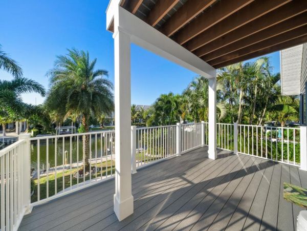 Anna Maria 4 Bedroom Vacation Home Canal View and Pool