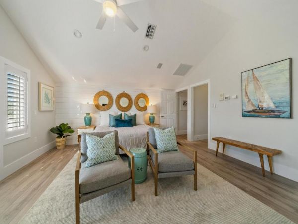 Anna Maria 4 Bedroom Vacation Home Canal View and Pool