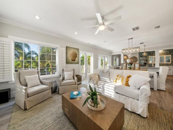 Anna Maria 4 Bedroom Vacation Home Canal View and Pool