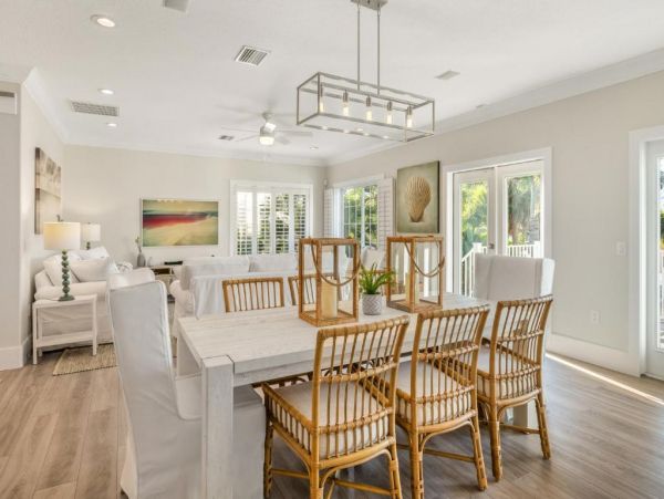 Anna Maria 4 Bedroom Vacation Home Canal View and Pool