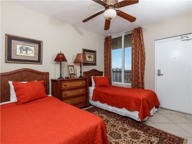 Spacious Three Bedroom Vacation Beach Condo Sleeps 8