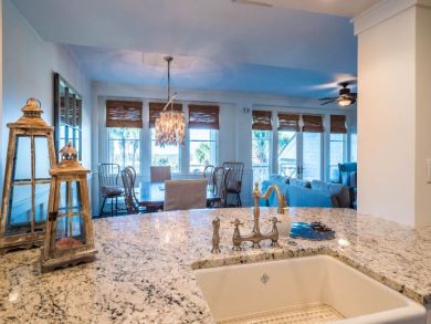 Luxury Four Bedroom Vacation Condo - Wonderful Views