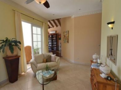 Luxury Beachfront Villa Sleeps 8 Guests - Private Pool