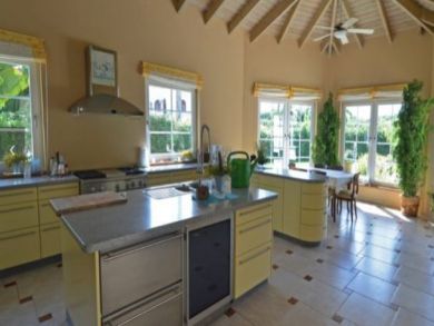 Luxury Beachfront Villa Sleeps 8 Guests - Private Pool