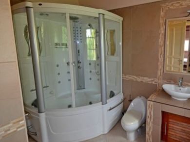 Luxury Beachfront Villa Sleeps 8 Guests - Private Pool