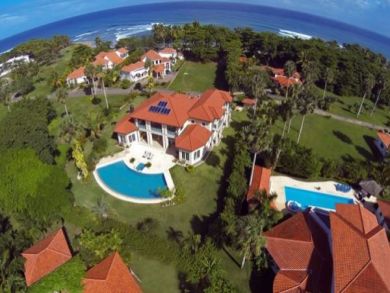 Luxury Beachfront Villa Sleeps 8 Guests - Private Pool