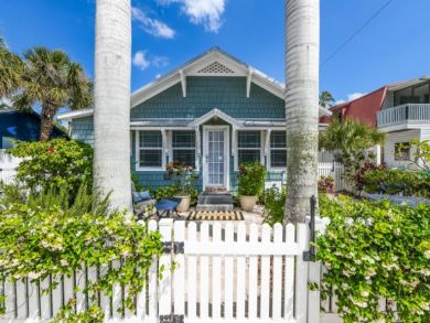 Stunning Walk to Beach Cottage Anna Maria Island GREAT Pool