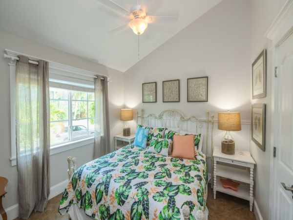 Three Bedroom Holmes Beach Vacation Rental Home with Pool
