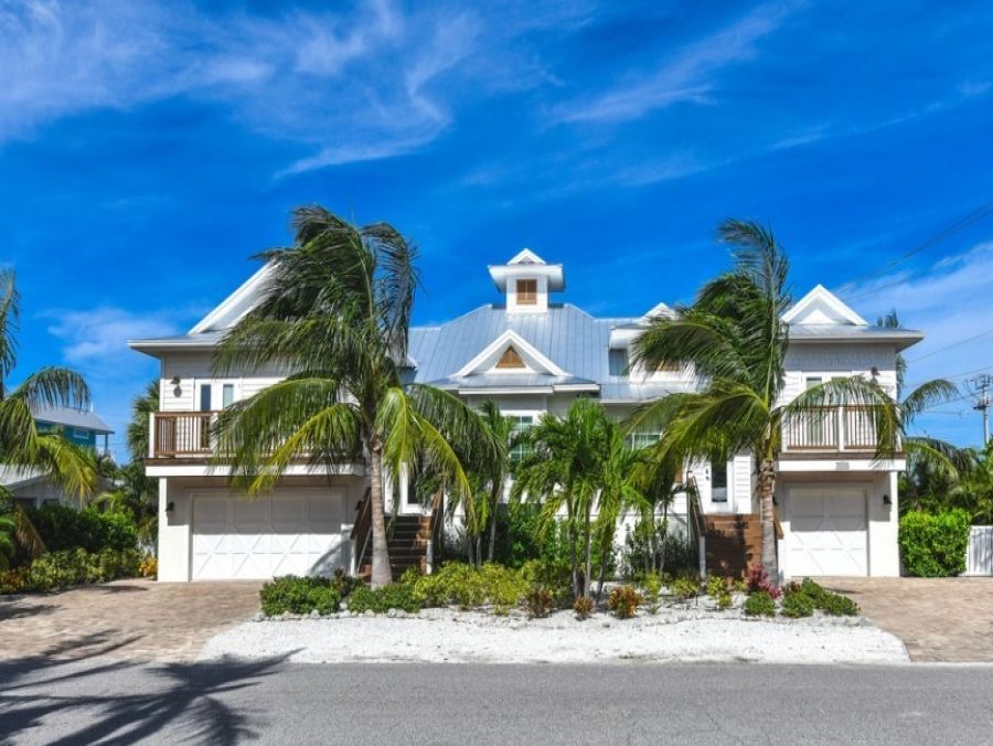 Three Bedroom Holmes Beach Vacation Rental Home with Pool