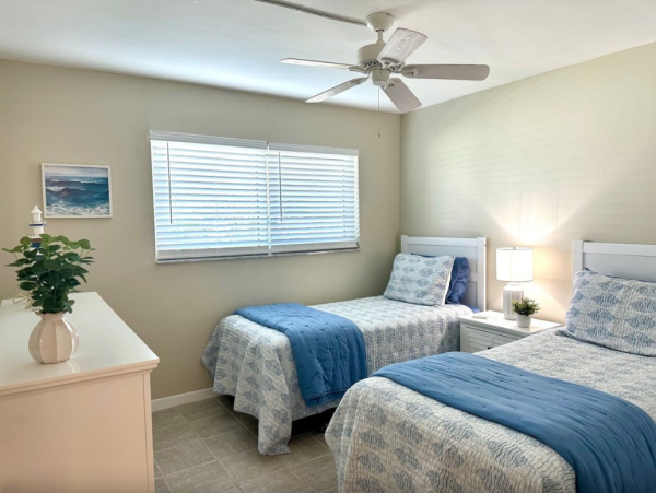 Anna Maria Gulf Front Vacation Condo Just 25 Steps to Beach!
