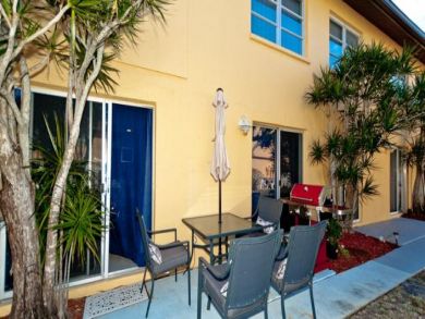 Stunning Town Home Two Miles From Anna Maria Island Stunning Town Home Two Miles From Anna Maria Island