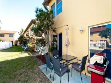 Stunning Town Home Two Miles From Anna Maria Island Stunning Town Home Two Miles From Anna Maria Island