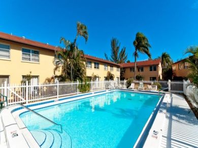 Stunning Town Home Two Miles From Anna Maria Island Stunning Town Home Two Miles From Anna Maria Island