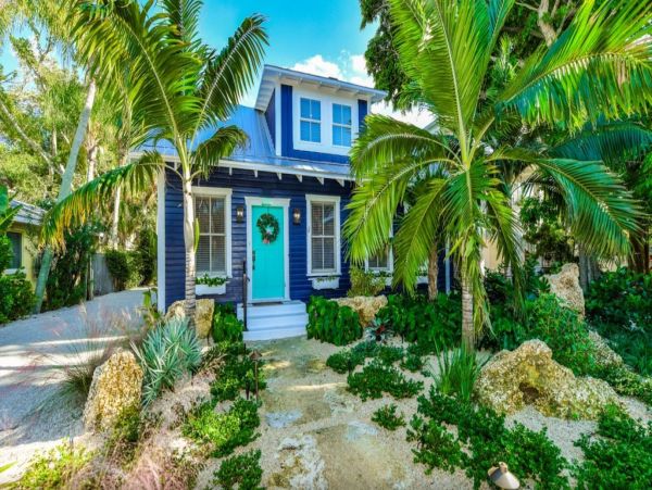 Luxury Anna Maria North End Beach Cottage with Private Pool