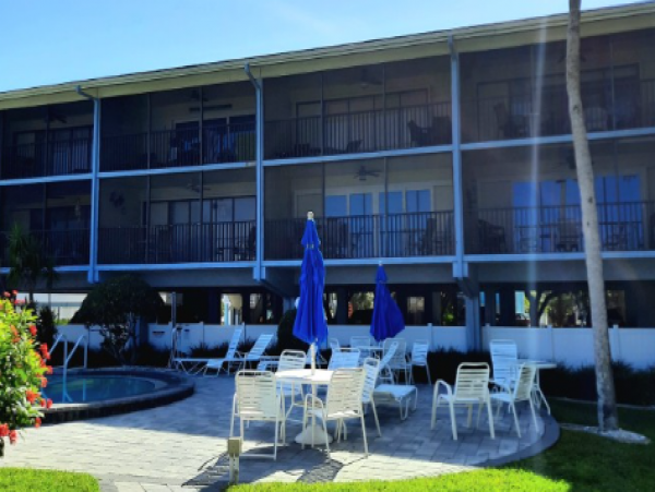 Lovely Two Bedroom Two Bathroom Beach Condo Sleeps Four