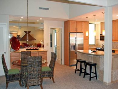 Open plan dining & kitchen