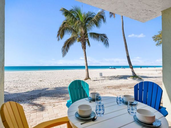 Anna Maria Island Vacation Condo Right on The Beach!