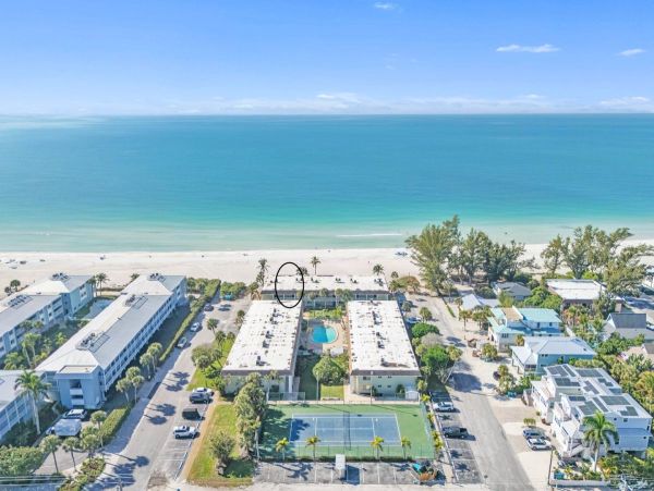 Anna Maria Island Vacation Condo Right on The Beach!