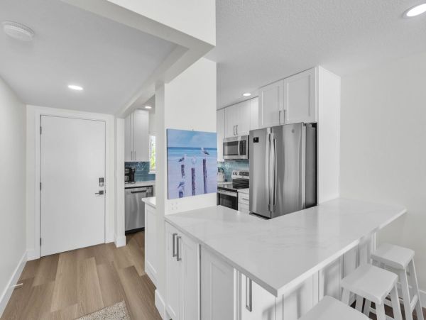 Anna Maria Island Vacation Condo Right on The Beach!
